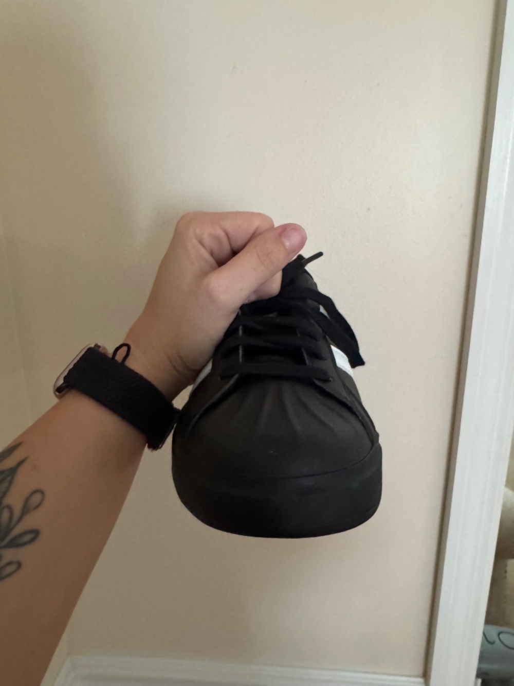 NEW:Black Adidas Shoes - Picture 6 of 8